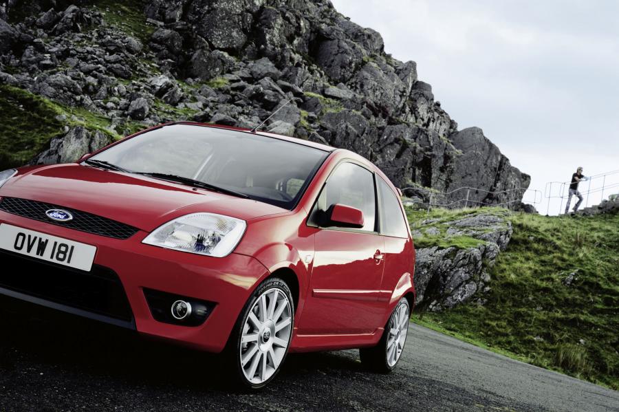  Ford Fiesta ST 2005 года  (фото 37 из 57)